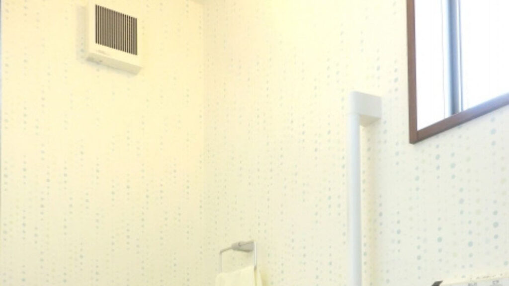 トイレの換気扇がうるさいことについて書いた記事のアイキャッチ画像